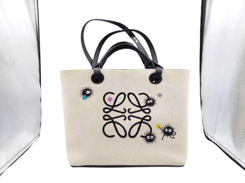 ロエベ買取 千と千尋の神隠し アナグラム スモール ススワタリ A717S72X16